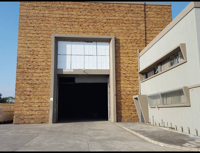 1,128M² FACTORY TO LET IN BLACKHEATH INDUSTRIAL